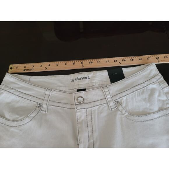 Lane Bryant Totally Cropped Jeans PLUS Size 16 White Embroidered Pockets NWT - Picture 13 of 14